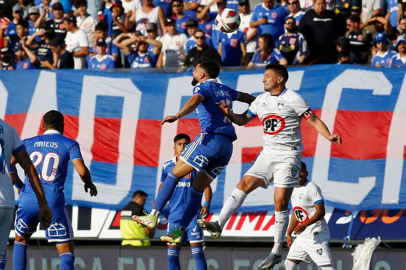 Luis Felipe Gallegos en el duelo de la U con Huachipato, en 2023. Foto: Aton.