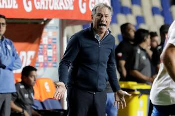 Vuelve a darle una mano a Ariel Holan en la UC