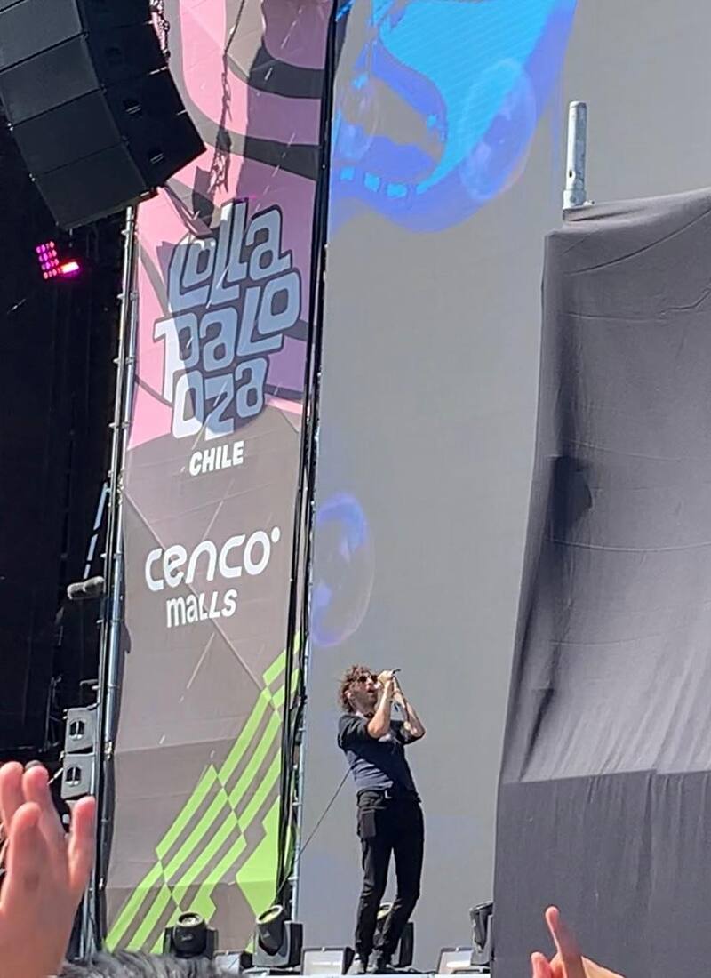 Koko Stambuk durante su presentación en el Lollapalooza Chile 2024.