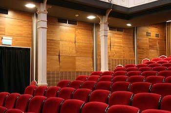 15 millones de dólares de inversión: así es el proyecto que busca construir la nueva cineteca nacional en Santiago