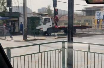 VIDEO | Con choques a negocios: la violenta persecución que se vivió en plena Gran Avenida