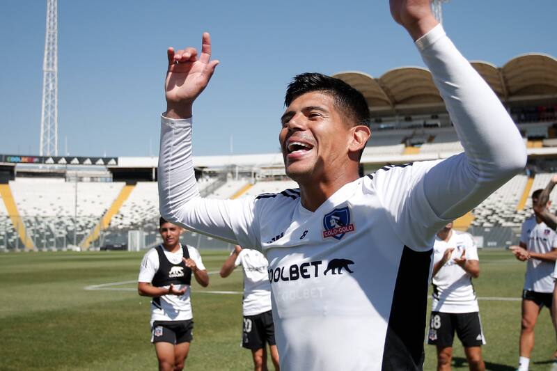 Esteban Pavez vive su primer Superclásico como capitán de Colo Colo.