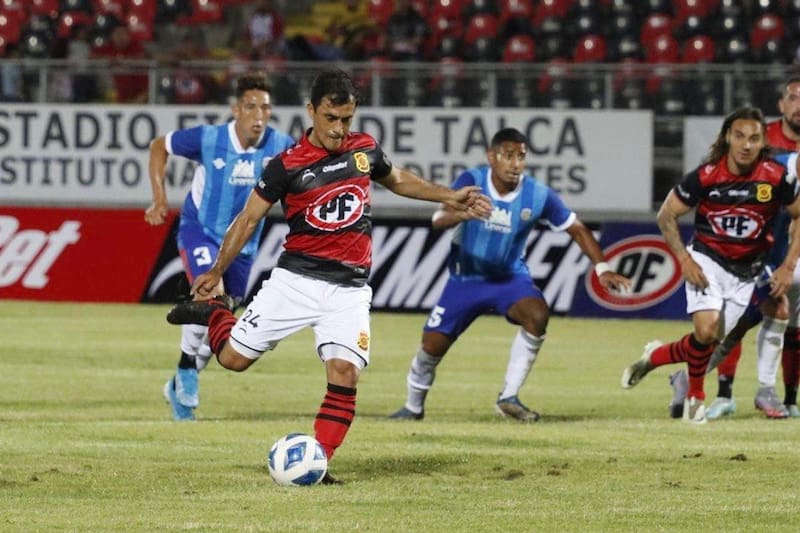 A inicios de año jugaron un partido amistoso Rangers y Deportes Linares que terminó con triunfo de los rojinegros por 1-0 con gol de Alfredo Ábalos desde lanzamiento penal. (Crédito: @rangersdetalca.cl)