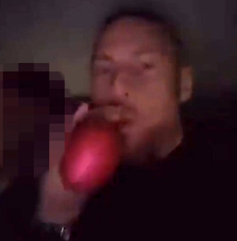 Connor Wickham consumiendo "crack hippy".