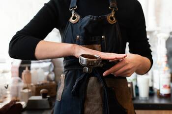 Conocida cafetería eliminará 1.100 puestos de trabajo: tiene locales en Chile