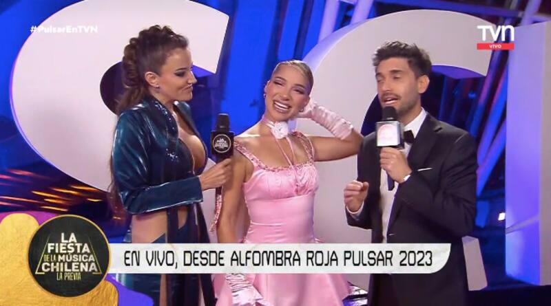 Princesa Alba en la alfombra roja. Créditos: TVN.