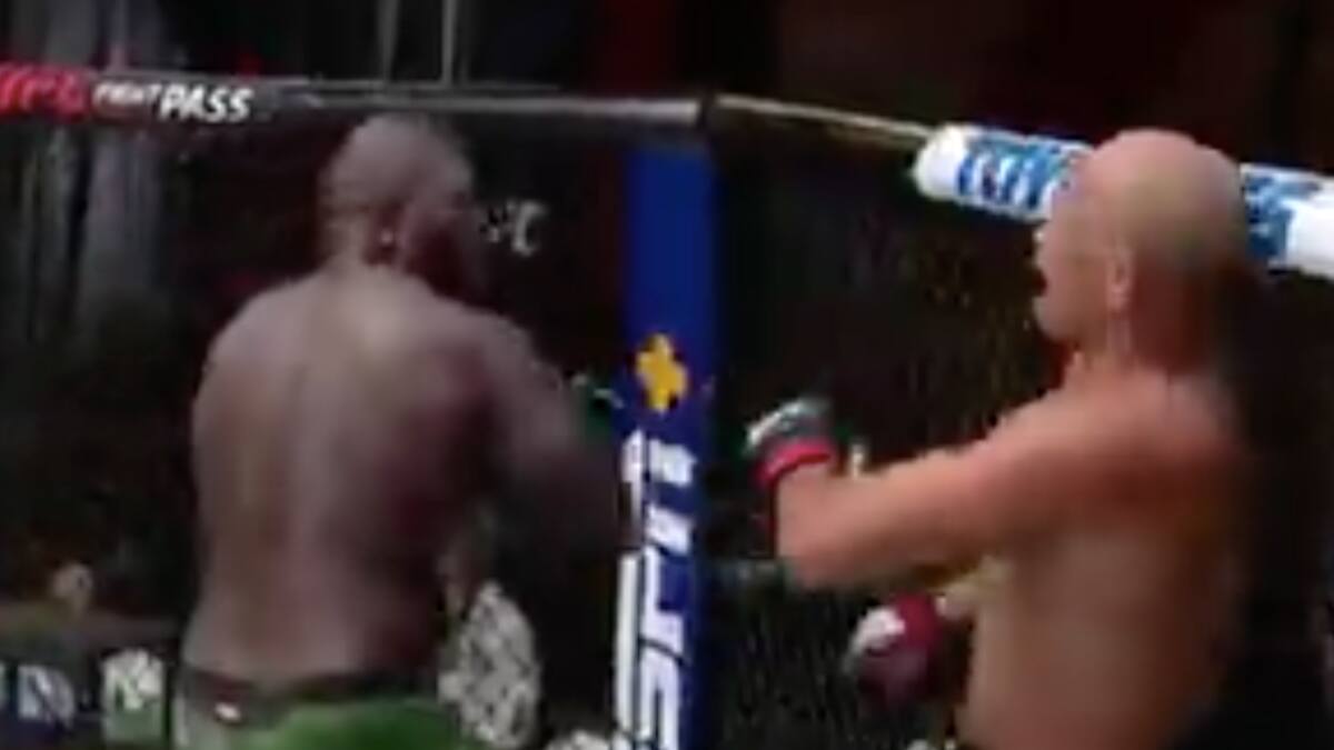 UFC 252: Jairzinho Rozenstruik derrotó a Junior Dos Santos por TKO