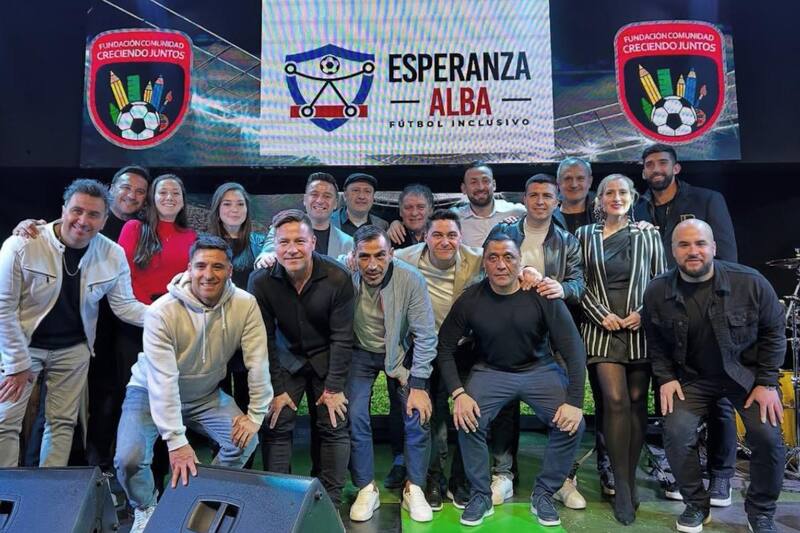 Emiliano Amor asistió a la celebración de los tres años de la escuela.
