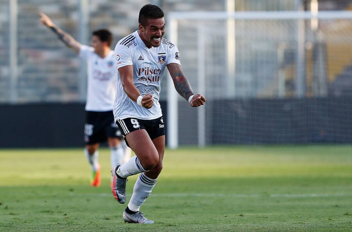 Javier Parraguez y la lucha interna de los delanteros de Colo Colo por un puesto: "Está picante"