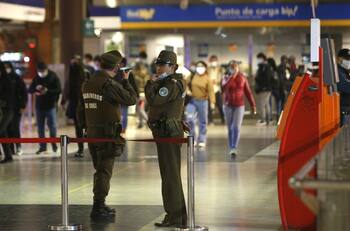 VIDEO | Dos menores de edad son detenidos luego de protagonizar robo con armas en el Metro