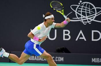 Rafael Nadal se impuso a Tsitsipas y ganó Abu Dhabi por quinta vez