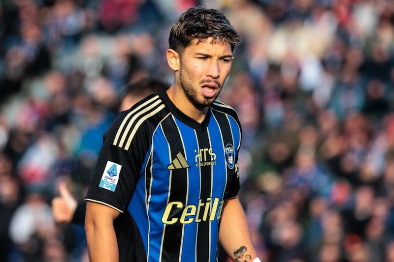 El volante chileno en su debut con Pisa. Foto: Agencia EFE.