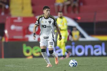 Nicolás Córdova puede dejar a Iván Román sin final de Copa Sudamericana