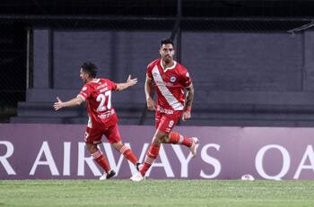 Colo Colo avanza por su delantero centro y ya hizo una oferta formal por Gabriel Ávalos