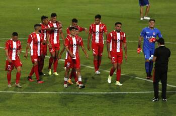 Ex campeón con Colo Colo fue presentado como nuevo refuerzo de Unión San Felipe