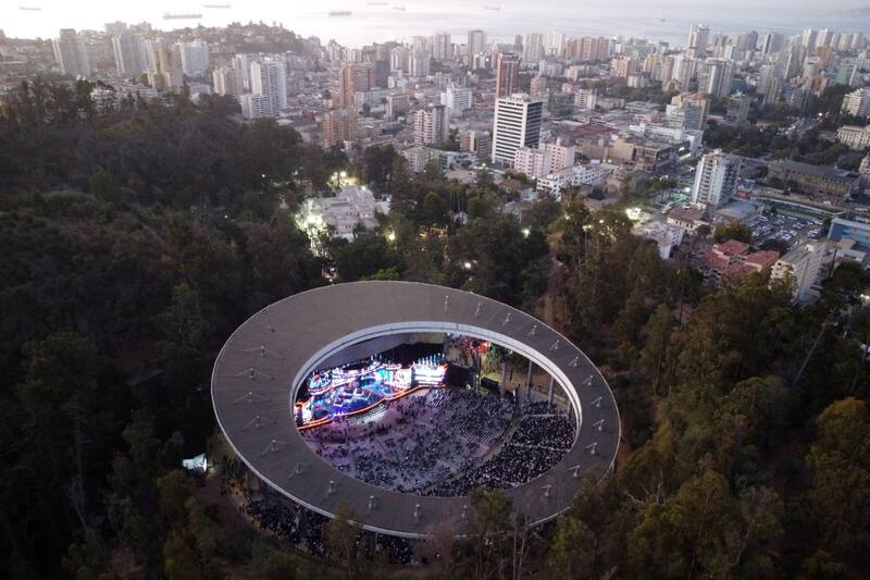 La tercera noche del certamen debió ser suspendida tras el prolongado corte de luz.