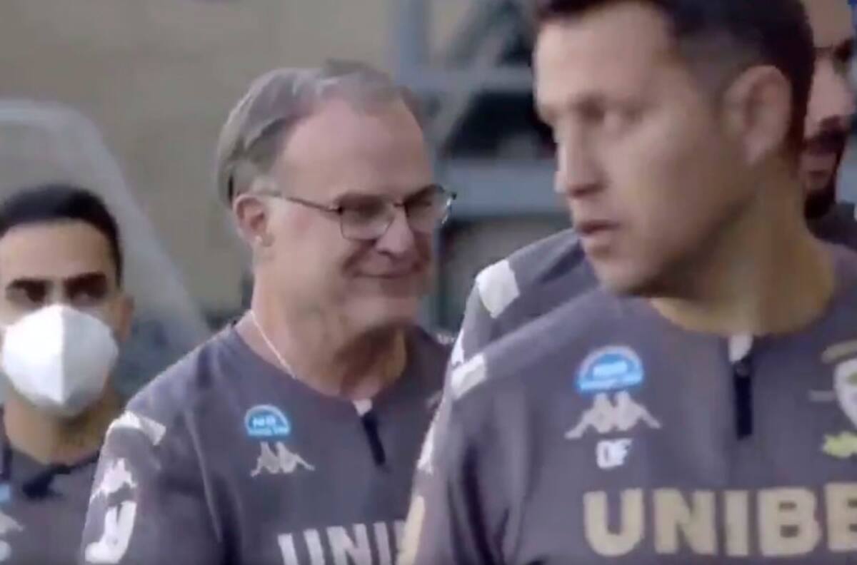 El pasillo del Derby County para homenajear al Leeds de Marcelo Bielsa