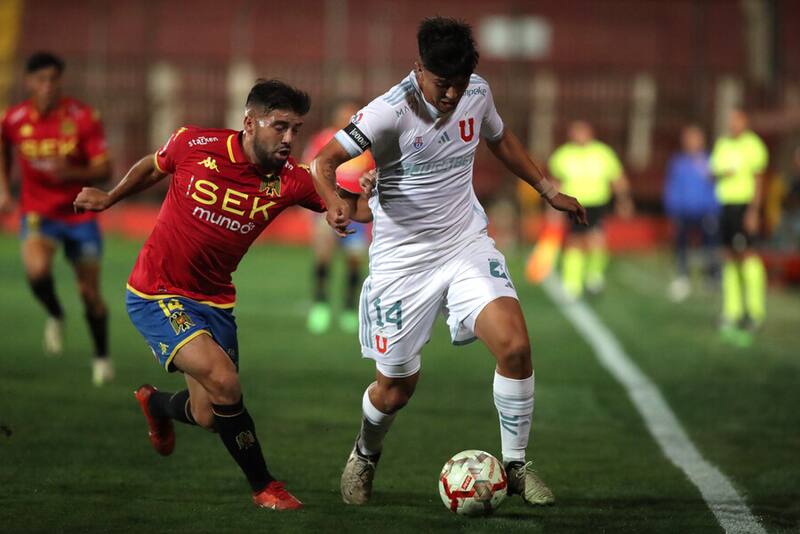 Mauricio Isla es seguido muy de cerca desde Italia. Foto: Aton.