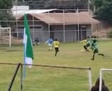 VIDEO | Partió en mitad de cancha y se pasó al arquero: el tremendo golazo del hijo de Chupete Suazo en San Luis