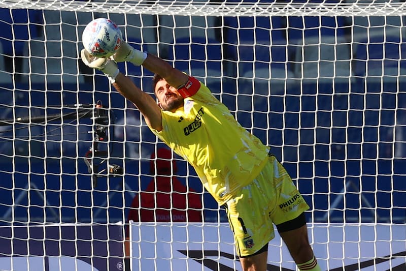 Portero de Colo Colo. Foto: Agencia Aton.