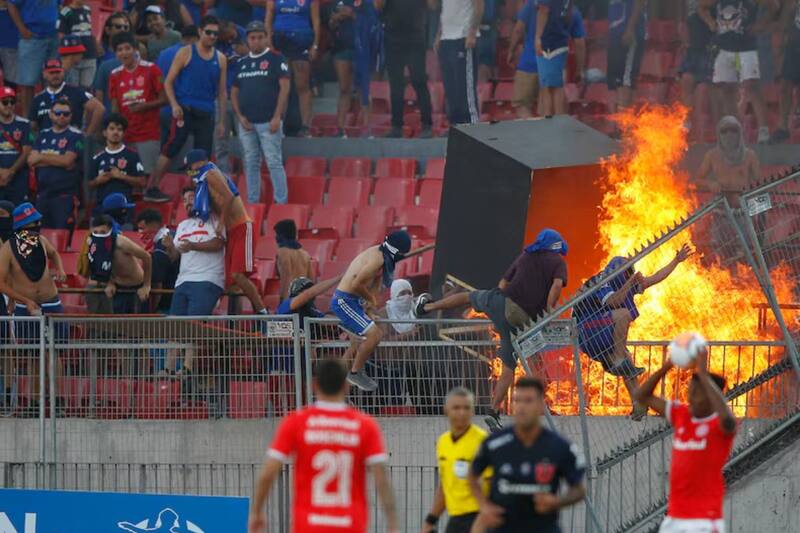 La Conmebo sancionó con dos partidos sin público a Universidad de Chile, tras incidentes en el Estadio Nacional, el 4 de febrero de 2020, en un partido ante Inter de Porto Alegre.