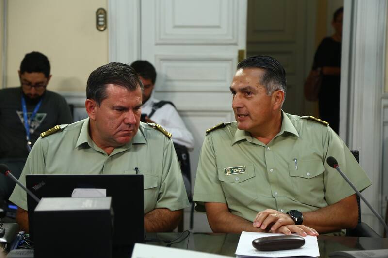 Enrique Bassaletti con el exdirector general de carabineros Mario Rozas.