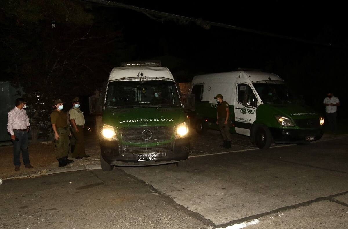 Denuncian fiesta clandestina en departamento en Providencia: intentaron esconderse en otro piso