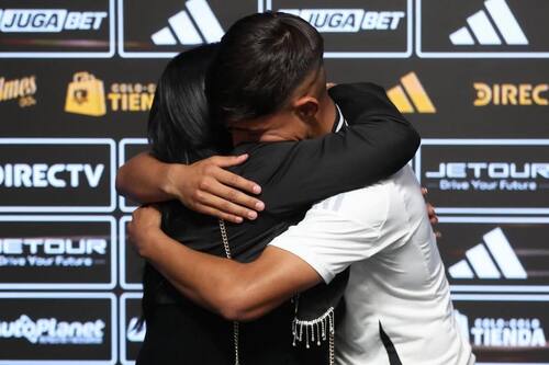 El juvenil de Colo Colo firmó su primer contrato profesional. Foto: Colo Colo Oficial.