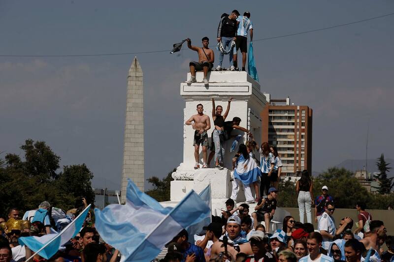 Hinchas argentinos en Chile. Agencia Aton.