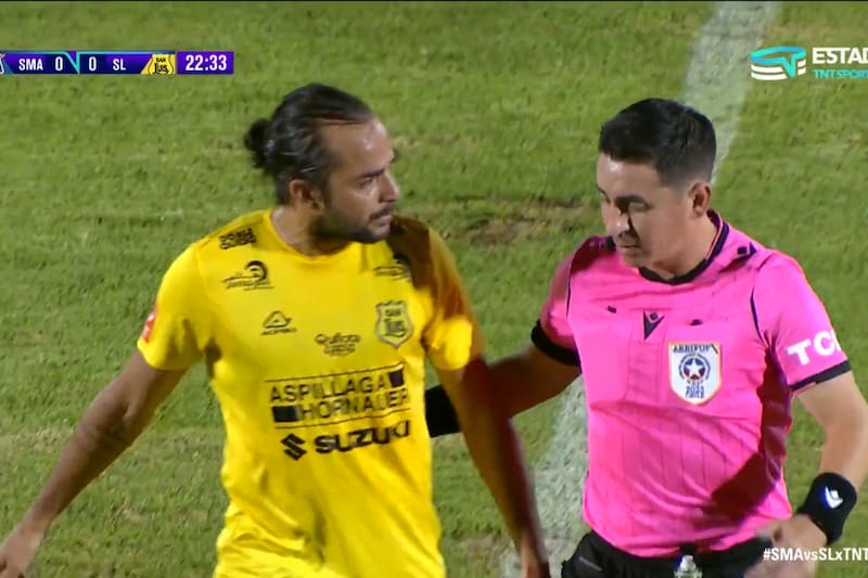 Mathías Vidangossy alcanzó a estar 22 minutos en cancha antes de ser reemplazado (Foto: TNT Sports)