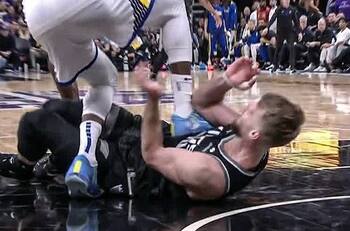 Escándalo en los playoffs de la NBA: ¡Draymond Green pisó a figura del equipo rival y fue expulsado!