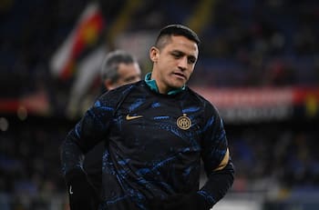 Todo mal para Alexis Sánchez: Los clubes de Europa se fijan en los otros delanteros del Inter de Milán pero no en él