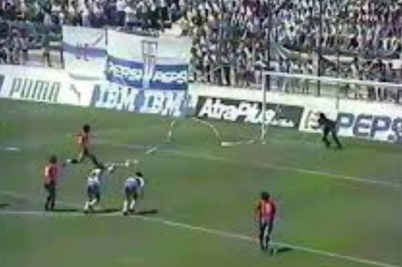 venció a la UC en San Carlos de Apoquindo en la última fecha del Campeonato 88. Con ese resultado, la U se fue a Segunda.