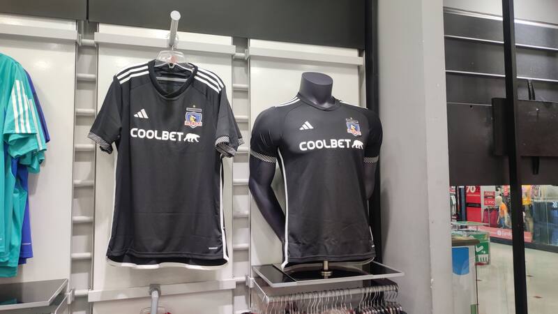 La camiseta de visita que ocuparía Colo Colo en 2024.