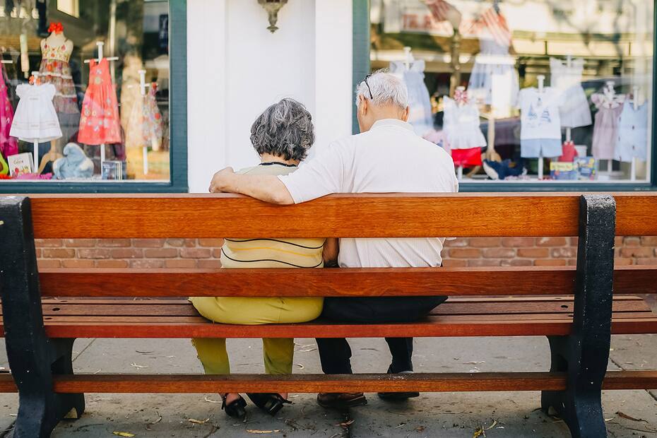 Mira cómo solicitar el Bono Bodas de Oro. Créditos: Pexels