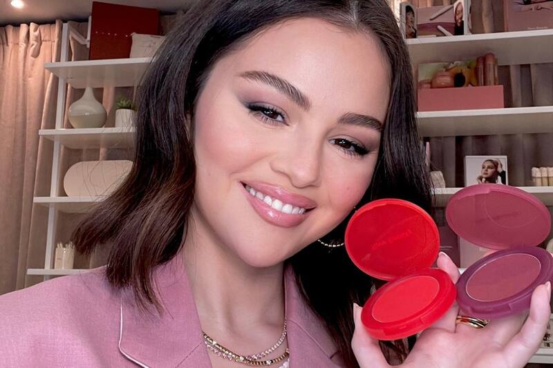 La marca de cosméticos de la cantante llegará esta semana a nuestro país.