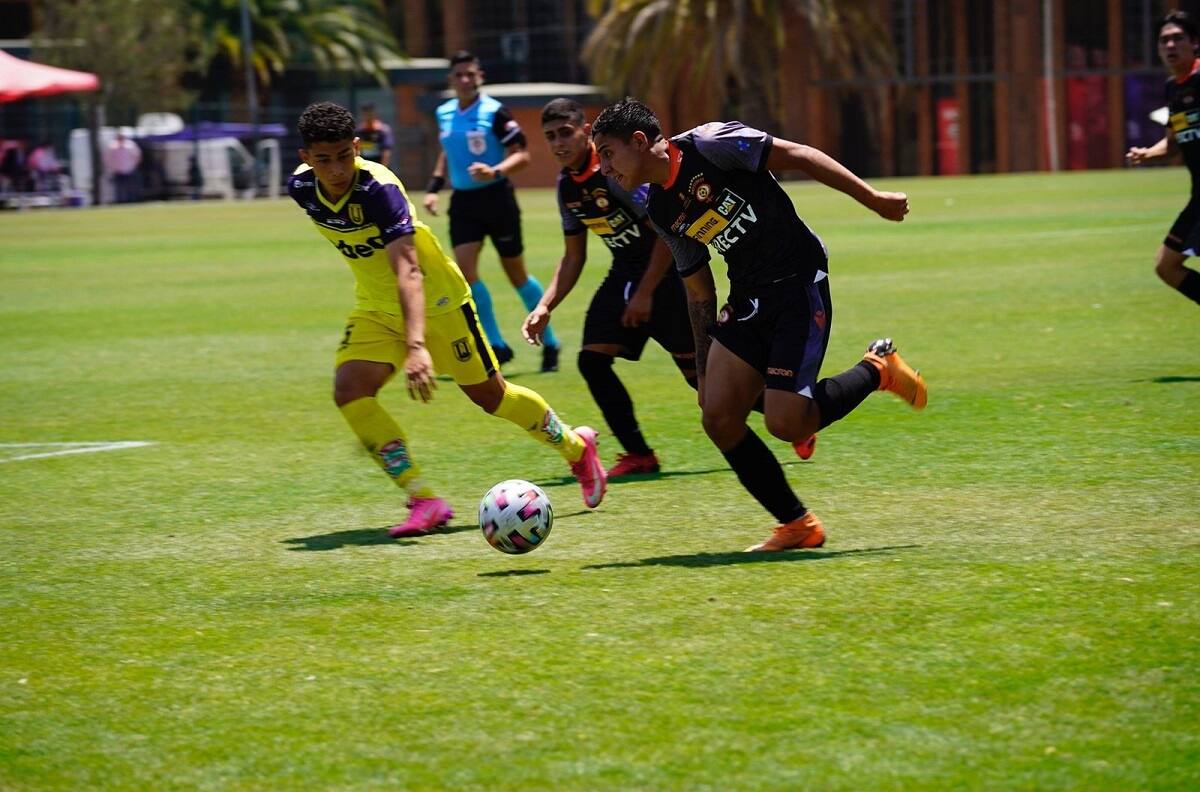VIDEO | ¿El tramposo del año? Increíble jugada de jugador de Cobreloa en final del fútbol joven