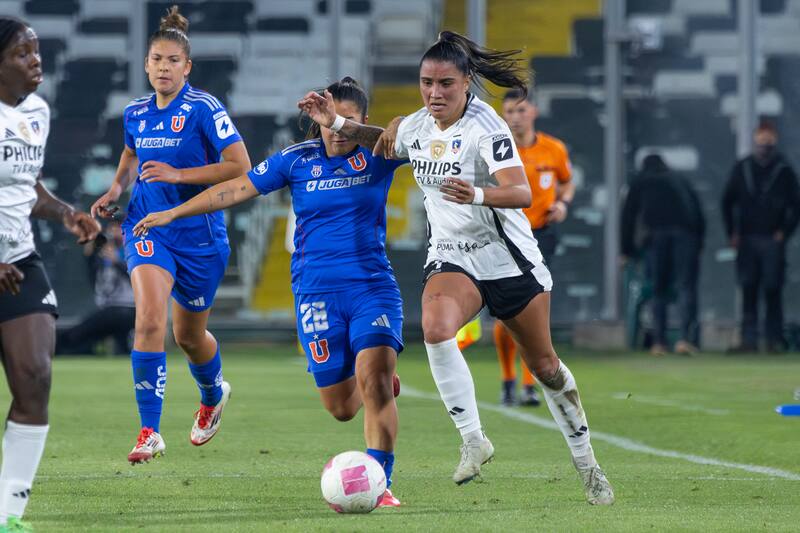 La delantera en el reciente Superclásico Femenino ante la U. Foto: Felipe Escobedo/En Cancha.