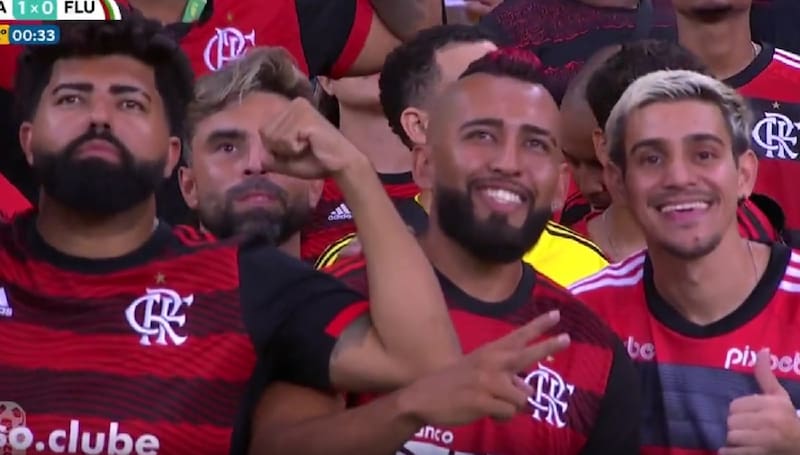 Los igualitos a Gabigol, Arturo Vidal y Pedro.