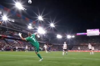 VIDEO | La espectacular tapada de portera alemana que está dando la vuelta al mundo