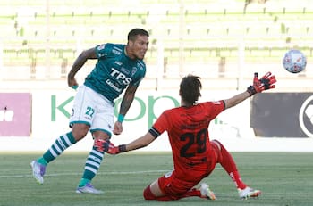 Un irregular Wanderers saca la tarea adelante y derrota a Santa Cruz en Valparaíso