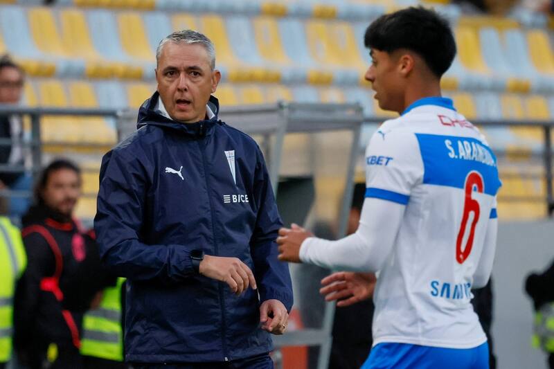 , entrenador de Universidad Católica. Foto: Agencia Aton.