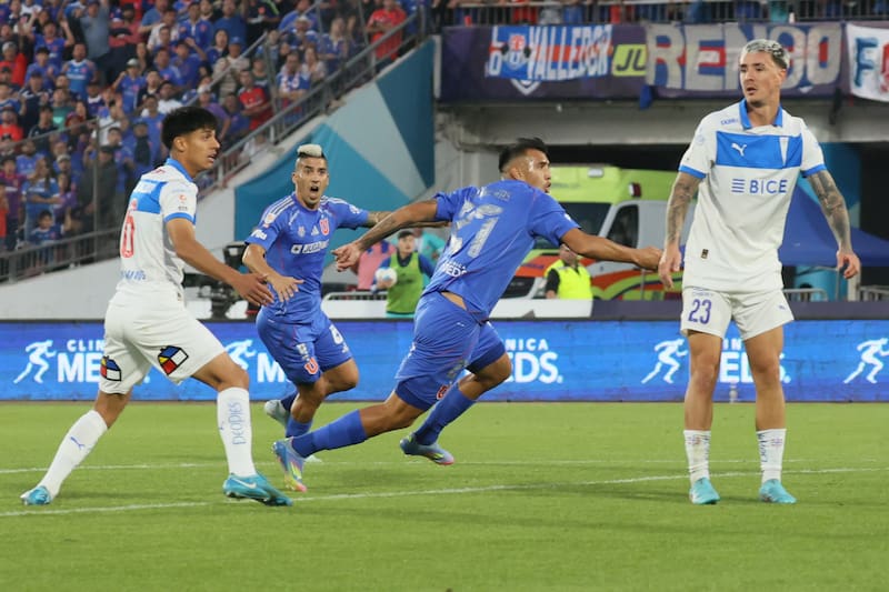 Clásico Universitario por el Campeonato Nacional. Foto: Aton