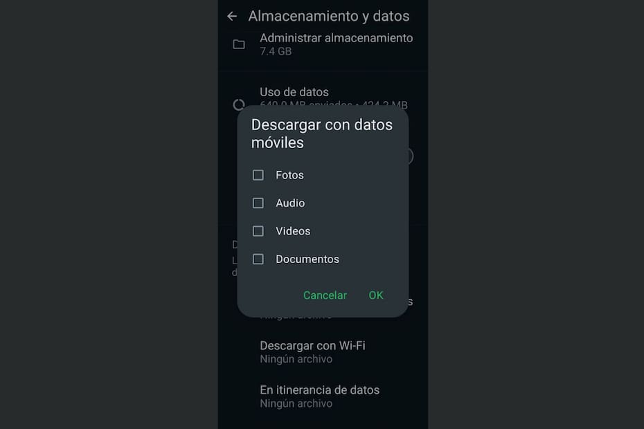 Deberás deseleccionar todas las opciones para que no se descargue ningún archivo multimedia.