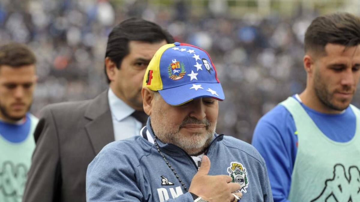 "Cómo te gusta la cámara": El duro entrevero entre Maradona y Gastón Fernández
