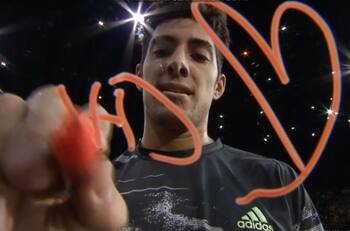 El aplaudido gesto de Cristian Garín tras derrotar a Chardy en París