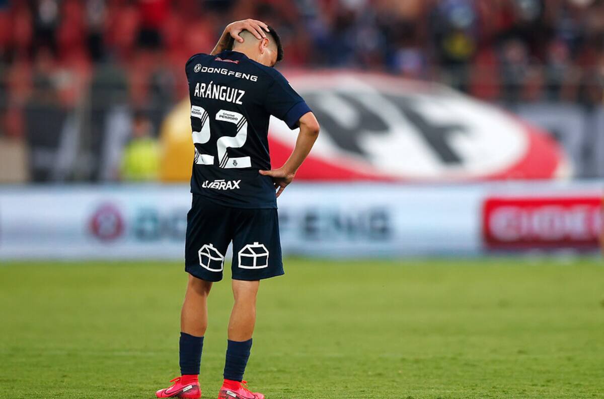 La U espera: Azul Azul aún no usará opción de compra de Pablo Aránguiz