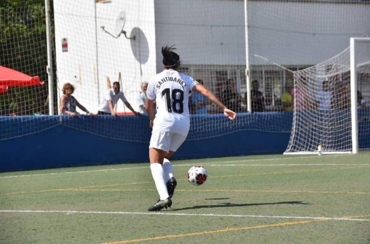 Los tres goles de Barbara Santíbañez por el Granada femenino