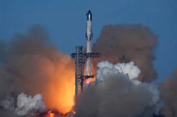 Desastre en Space X: La nave más poderosa del mundo se destruye tras vuelo de prueba