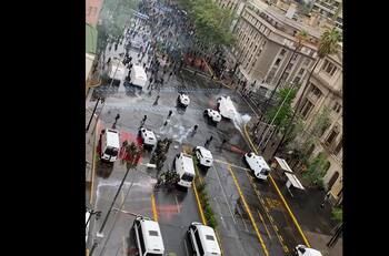 VIDEO | Mujer murió tras ser herida durante manifestaciones en Plaza Italia